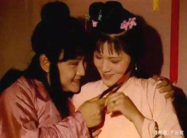 贾宝玉和谁发生过关系 为什么不娶林黛玉而出家做和尚