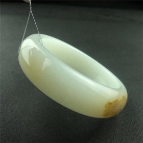 羊脂玉和羊脂白玉有啥区别 透明度和手感都有所不同