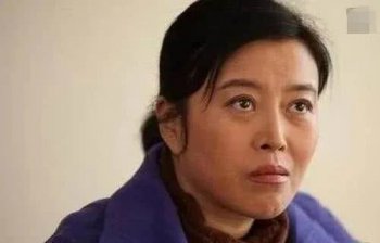丁嘉丽女儿是与谁生的 与胡广川生下了女儿朵朵