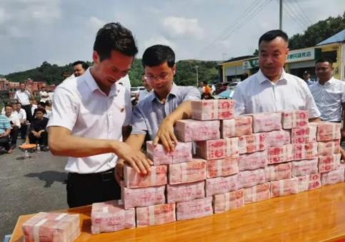 �Ե´�һ�˷��˶���Ǯ ������ֺ��ֳ���Ŀ����