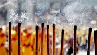 烧完纸不能直接回家 为了防止死灰复燃造成火灾