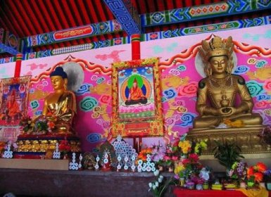 给保家仙上供摆放图 供奉时千万不要将堂单用钉子钉上