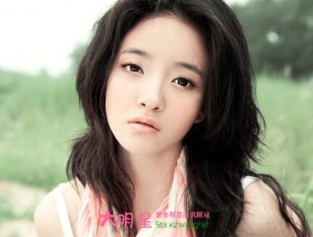 刘雨欣整容了吗 或许整容也是无奈之举吧