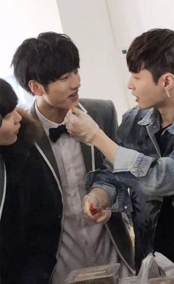 �����˶����� �����˸�������