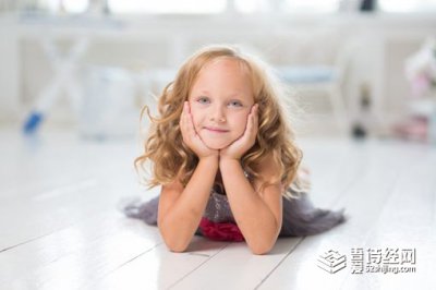 �����������Ԣ����� Ů��������ǰ���ʲô�ֺ�