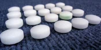 樟脑丸能驱臭虫吗 臭虫根本不怕水更不怕樟脑丸