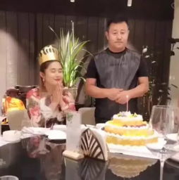 ��С��ǰ����˭ ��С����һ�ε���˭