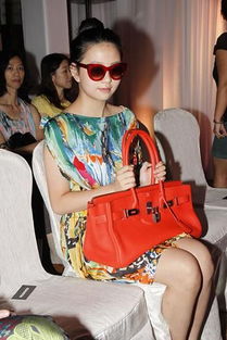 沈月是谁的女儿 知名演员邱淑贞