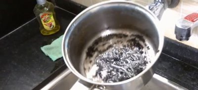 锅底烧糊的黑垢怎么去除 锅底烧糊的黑垢是怎么形成的