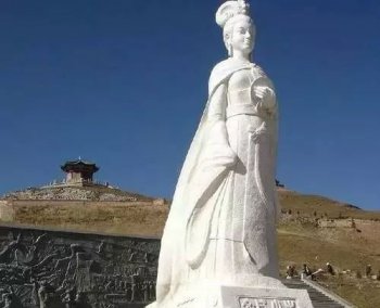 �й���ʷ�ϵĵ�һ���ʵ���˭ ��һ���ʵ�����ʼ��