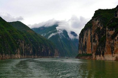 �׵۳ǵİ׵���˭ ��˵�еİ׵�Ҳ��ʲô������