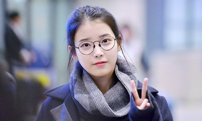iu银赫照片事件 李智恩由于手滑发与银赫的床照