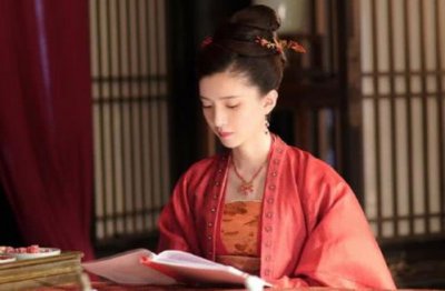 �����Ͳܻʺ��м������� ֻ��һ����������ʵ