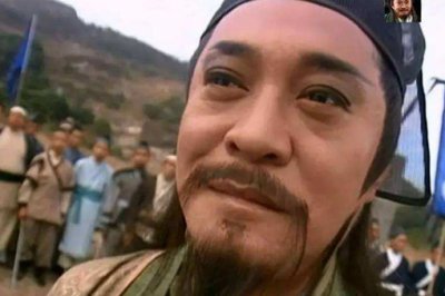岳不群怎么死的 纯碎便是个人模狗样的奸险小人