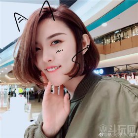 ��С��Ʀ�׺ͺ����������¼� �Ǹ�������Ϊʲô��ô��Ǯ