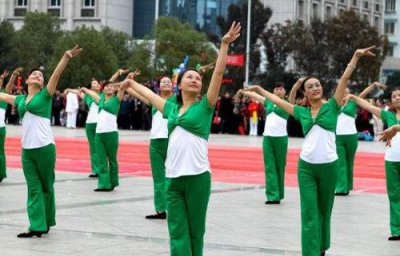 ������Ŀ���赸ʲô�� ��٩ÿ�������˶��ᾭ��һ������