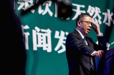 钟睒睒身价多少亿美元合人民币 巅峰时期达到900多亿美元