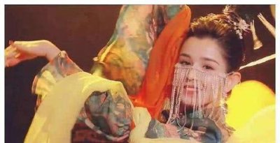 哈妮克孜发生什么了怎么进医院了 由于外婆病了