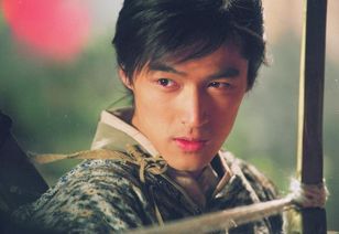 蒋瑶佳为什么是光头 是一个名副其实的女孩子