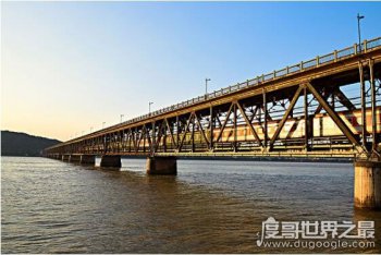 钱塘江大桥是谁设计的 是中国著名桥梁专家茅以升