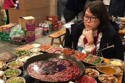 ��θ�ɵ������еĻ���Ů�� һͷ������Ȼ�Ǹ��е�