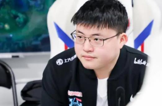 uzi�������ĸ��� �Ѿ���ʽ���뵽��LPLս��