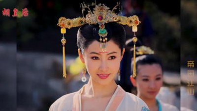 ��հ���Ļʺ���˭ ��һ�κ�����ڶ���������΢