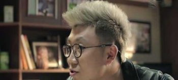 爱哭的毛毛虫什么意思 是个黄毛小伙子