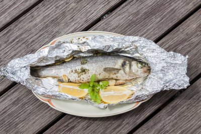 锡箔纸可以放微波炉吗 锡纸不可以放到微波炉加热里