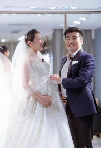 何雯娜老公是谁 答应了梁超的的求婚