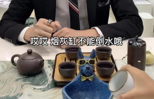 �̻Ҹ���Ϊʲô���ܵ�ˮ ����Ϊ�̻Ҹ׵����úܴ�