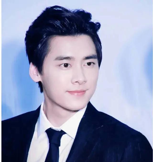 李易峰嫖娼事件 钱基本上已经是花不完了