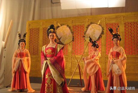 ��馻����ǧ��Ů������� ����Ȣ��һ��Ư���ĳ�����Ů��Ȩ��