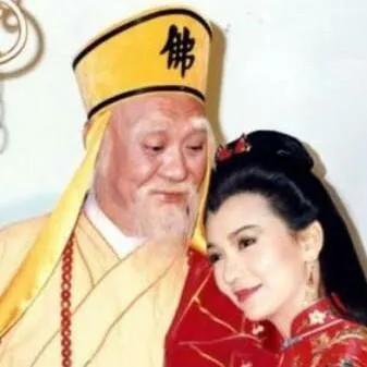 �̻Ҹ�����Զ���ˮ��ʲô��˼ ��ô���һ��������