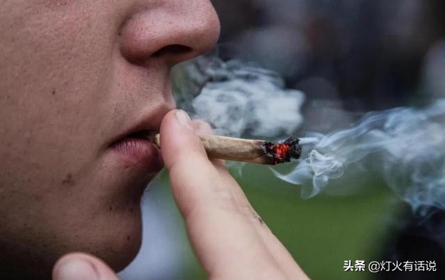 结婚的男人烟灰缸里为什么不能倒水 暗含了两层含义