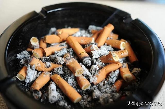 结婚的男人烟灰缸里为什么不能倒水 暗含了两层含义
