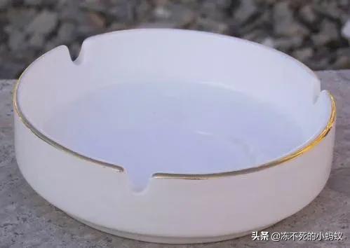 �����̻Ҹ���Ϊʲô���ܵ�ˮ ��������һ������ֽ