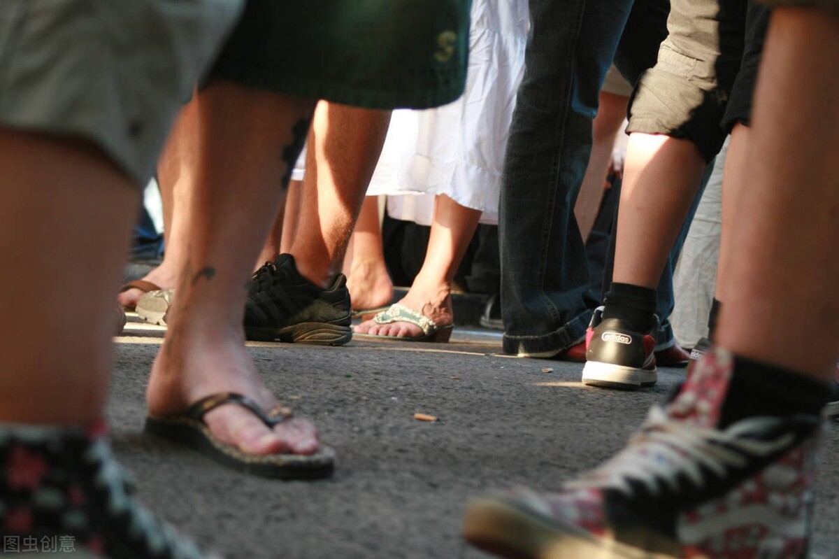 Ϊʲô�̻Ҹ�����Զ���ˮ �ŵ���ʲô���ǹ��