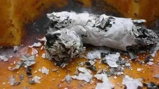 �����̻Ҹ���Ϊʲô���ܵ�ˮ �⵽����ʲô��˼��