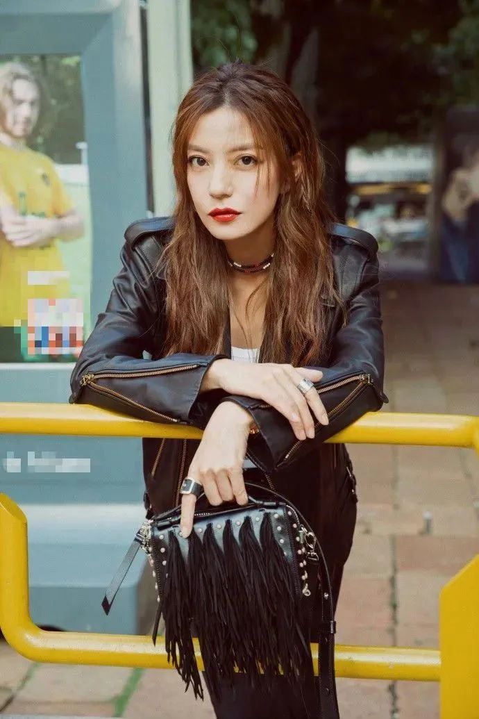 Ů���ǻ������ǹ����� ����Ȧ���󹫽����ֱ���˭