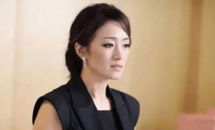 Ů���ǻ������ǹ����� ����Ȧ���󹫽����ֱ���˭