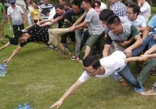 简单又搞笑的集体游戏 年会简单又搞笑的集体游戏