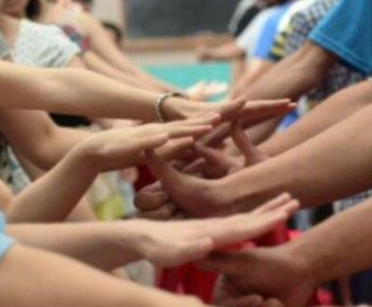 简单又搞笑的集体游戏 年会简单又搞笑的集体游戏