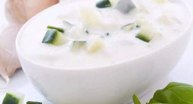 黄瓜美容护肤的四个小窍门 脸蛋白净就是最好的美白