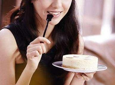 ����ˮ���Ů�� Ц�ݺ�������ϲ��Ũױ��Ĩ