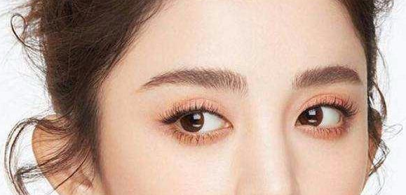 ����ˮ���Ů�� Ц�ݺ�������ϲ��Ũױ��Ĩ