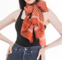 小方丝巾的系法 小方丝巾最常见的几种系法