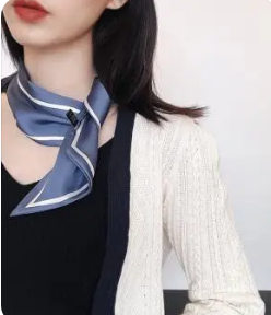 小方丝巾的系法 小方丝巾最常见的几种系法