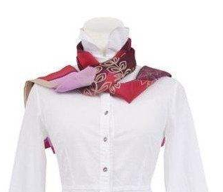 小方丝巾的系法 小方丝巾最常见的几种系法