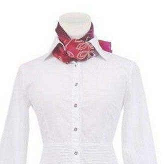 小方丝巾的系法 小方丝巾最常见的几种系法